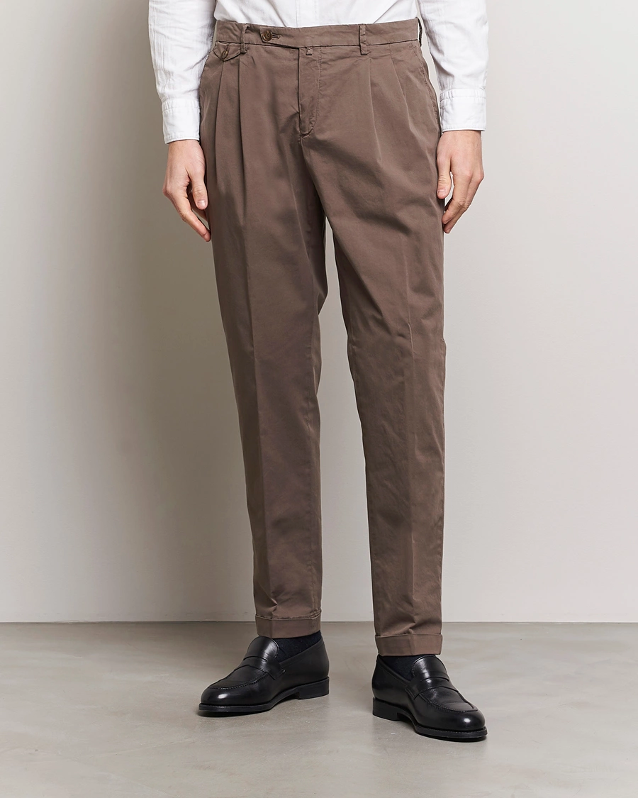 Herre | Chinos | Briglia 1949 | Easy Fit Pleated Cotton Stretch Chino Brown