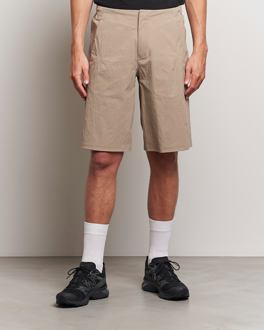Herre | Shorts | Arc'teryx Veilance | Spere Lightweight Water Repellent Shorts Soil