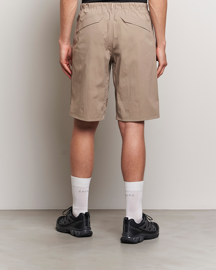 Herre | Shorts | Arc'teryx Veilance | Spere Lightweight Water Repellent Shorts Soil