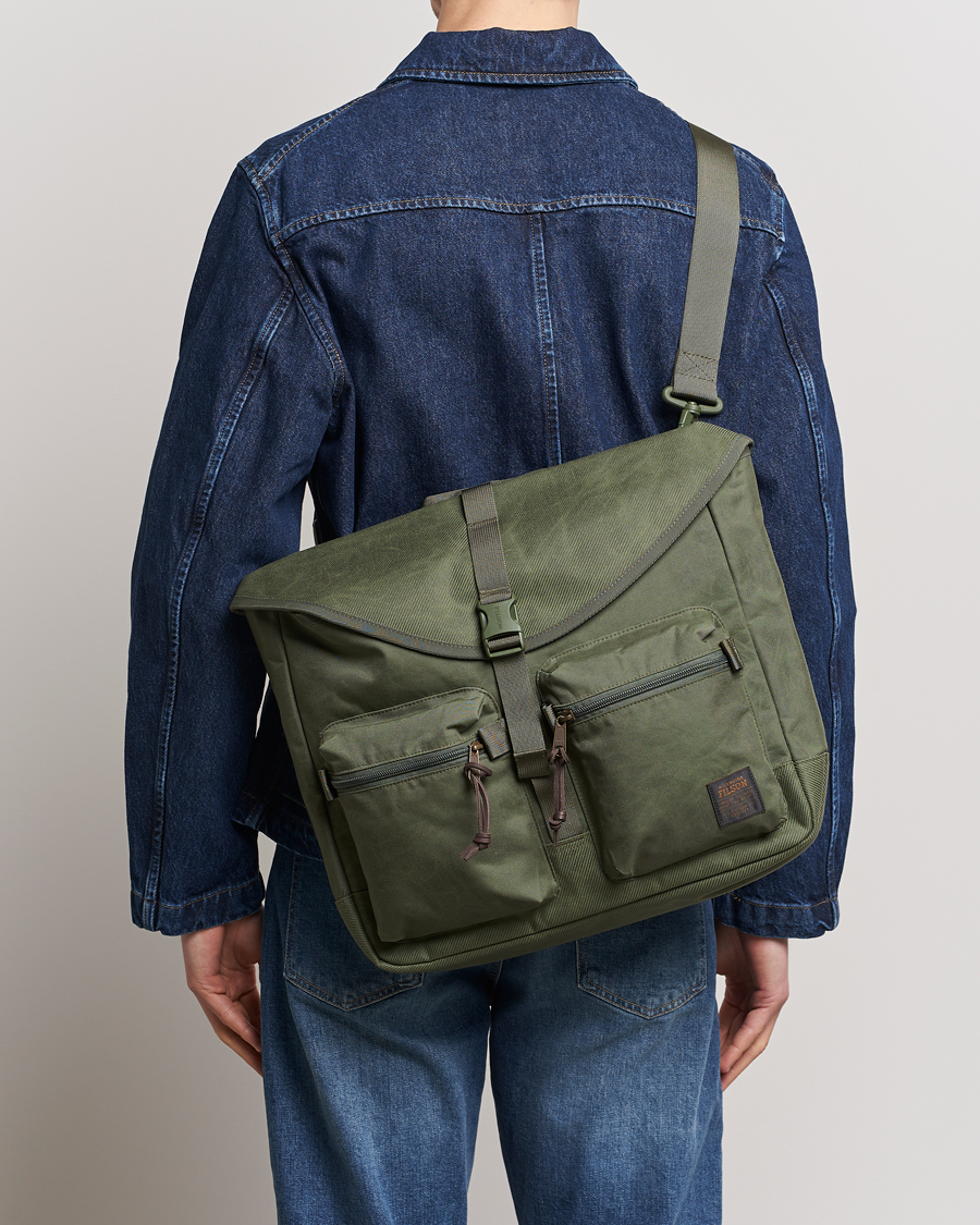 Herre | American Heritage | Filson | Surveyor Messenger Bag Service Green