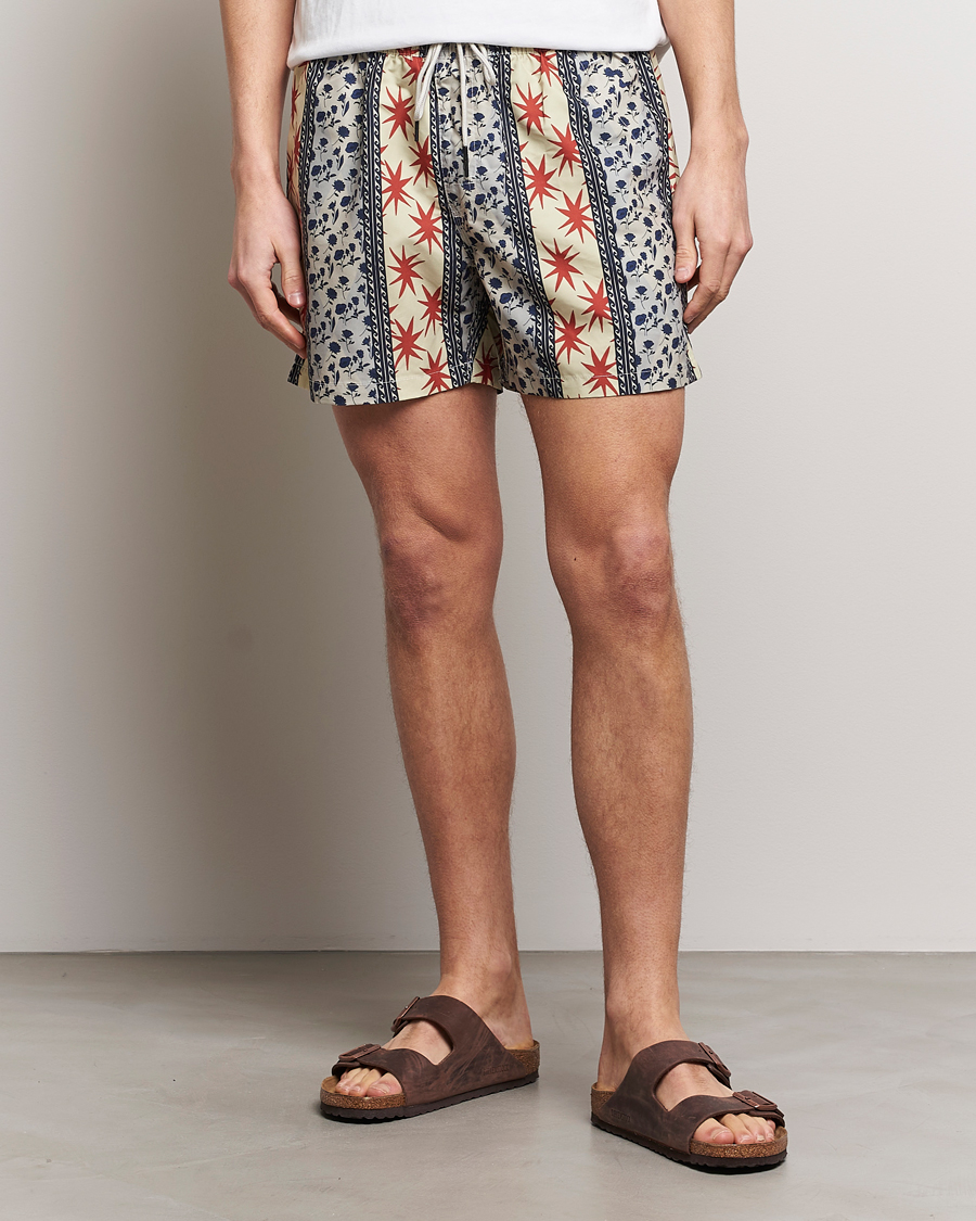 Herre | Badeshorts med snøring | OAS | Printed Swimshorts Karma