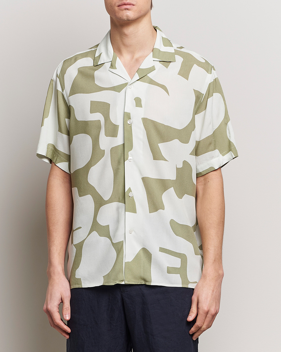 Herre | Kortermede skjorter | OAS | Viscose Resort Short Sleeve Shirt Sage Puzzlotec