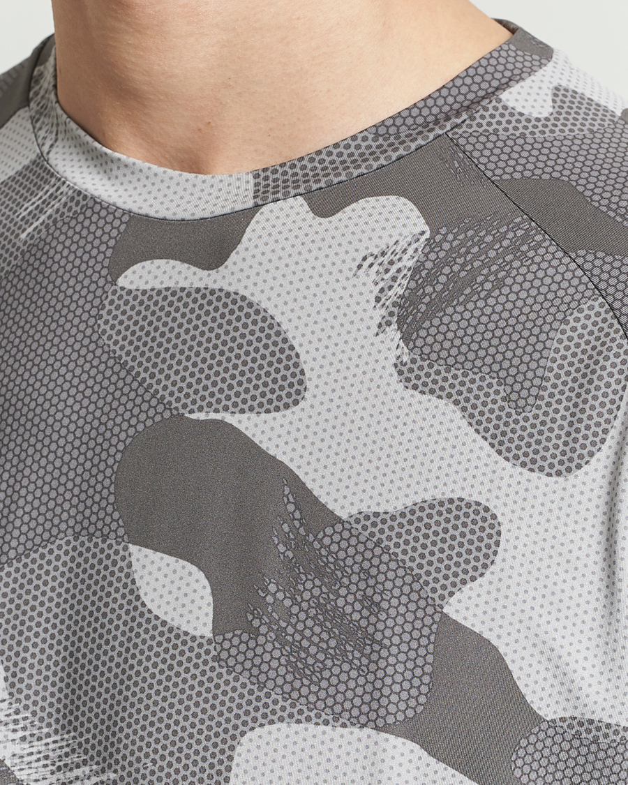Herre | T-Shirts | RLX Ralph Lauren | Peached Airflow Camo Crew Neck T-Shirt Grey