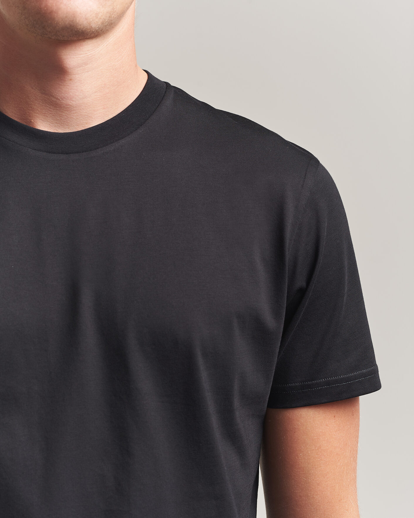 Herre | T-Shirts | Sunspel | Riviera Midweight T-Shirt Black