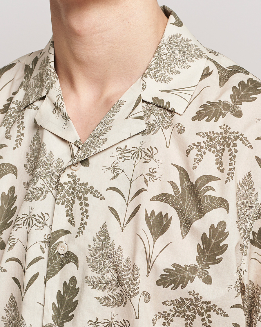 Herre | Skjorter | Sunspel | Katie Scott Short Sleeve Printed Resort Shirt Ecru