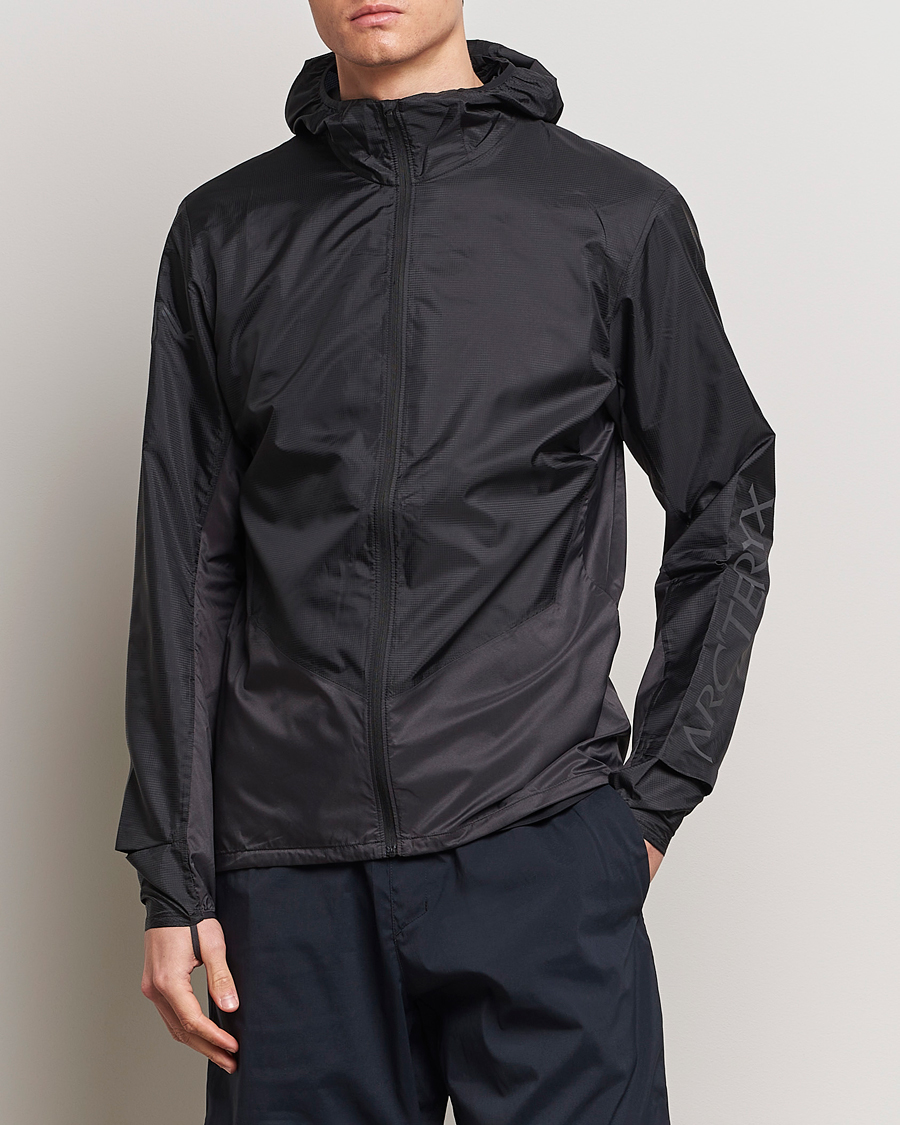 Herre |  | Arc\'teryx | Norvan Windshell Hooded Jacket Black/Graphite