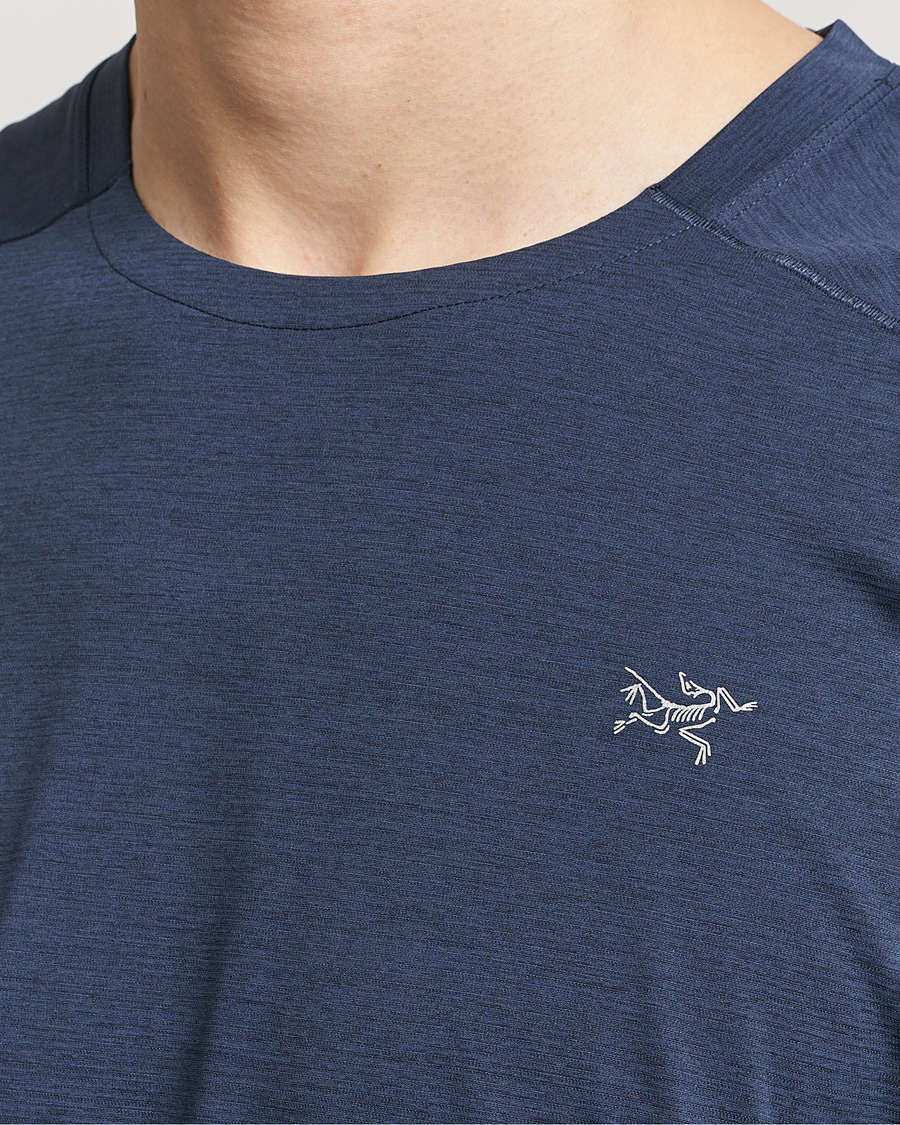 Herre | T-Shirts | Arc'teryx | Cormac Crew Neck T-Shirt Black Sapphire Heather