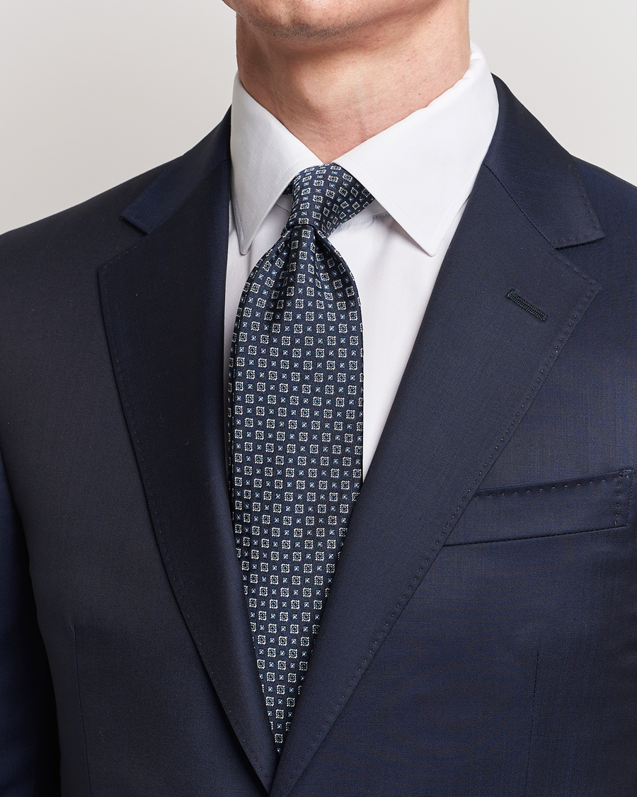 Herr |  | Brioni | Medallion Silk Tie Navy 