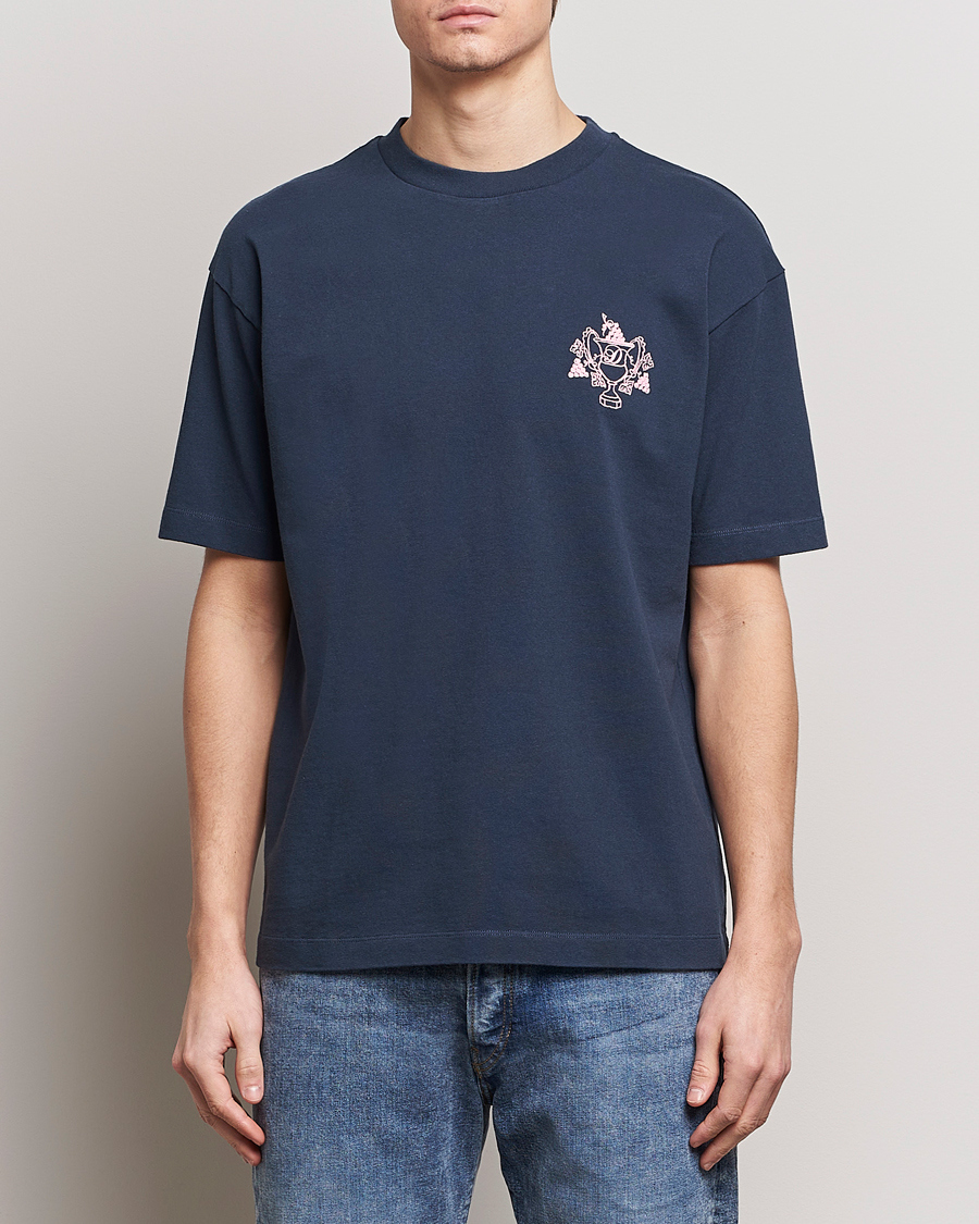 Herre | Avdelinger | Drôle de Monsieur | Blason Embroidered T-Shirt Midnight Blue