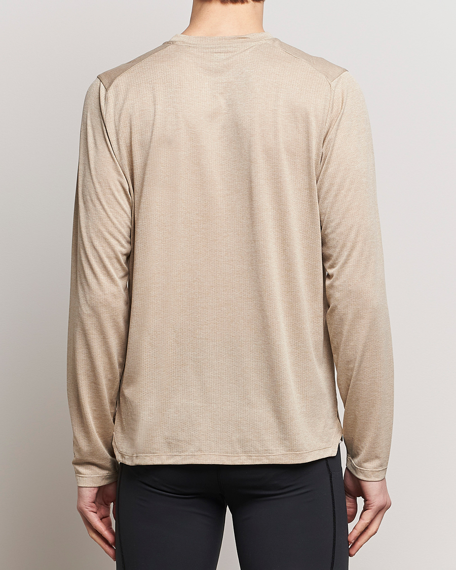 Herre | T-Shirts | New Balance Running | Athletics Run Long Sleeve T-Shirt Stoneware Heather