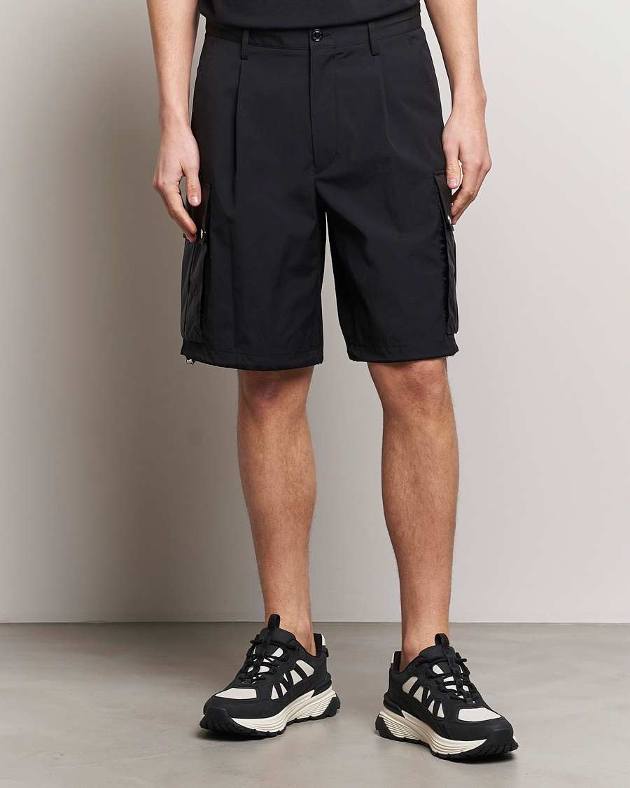 Herr | Luxury Brands | Moncler | Cotton Cargo Shorts Black