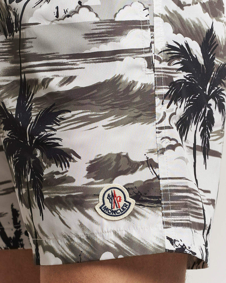 Herre | Badeshorts | Moncler | Palm Printed Swim Shorts White/Olive