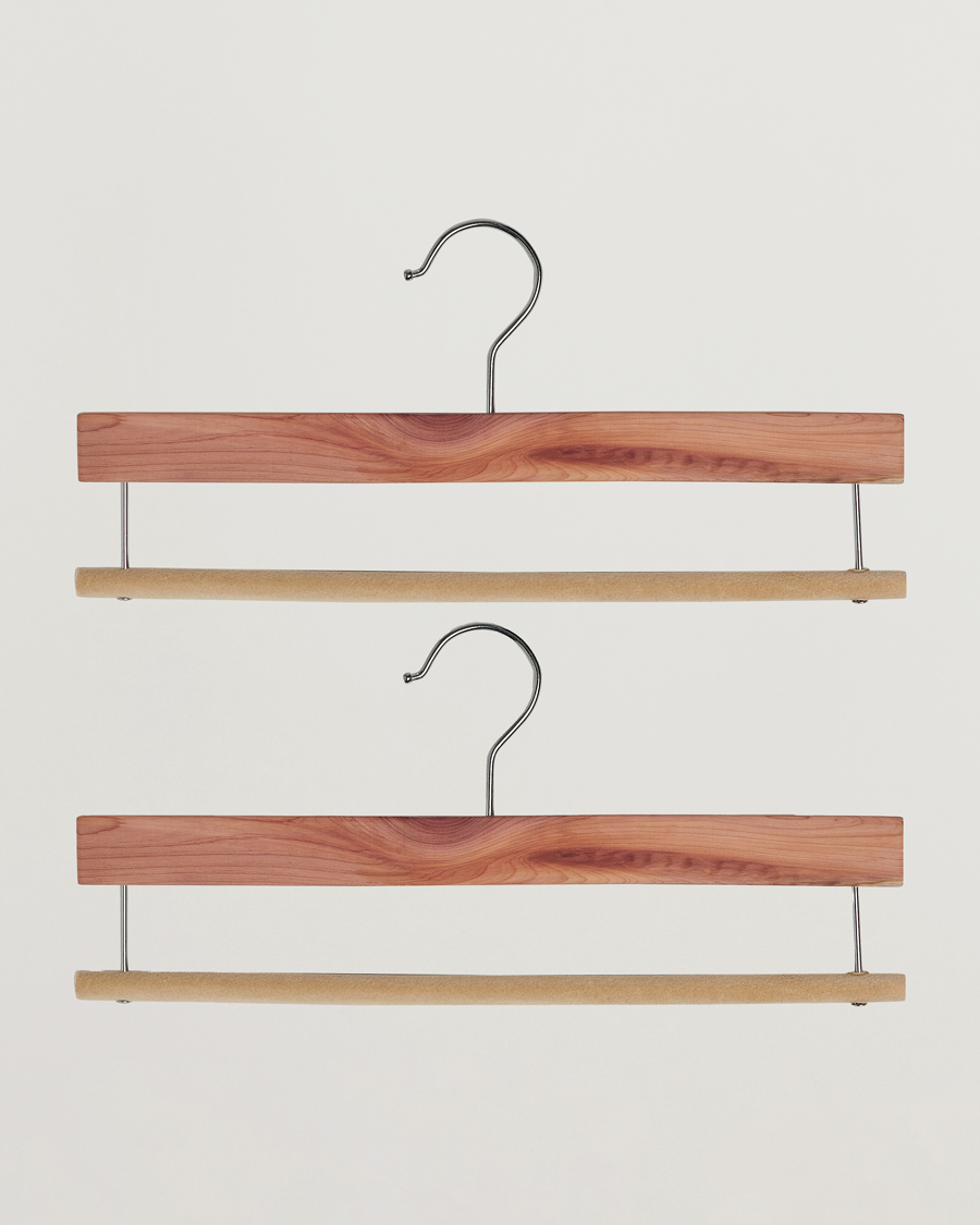 Herre | Pleie av plagg | Care with Carl | 2-Pack Cedar Wood Trouser Hangers