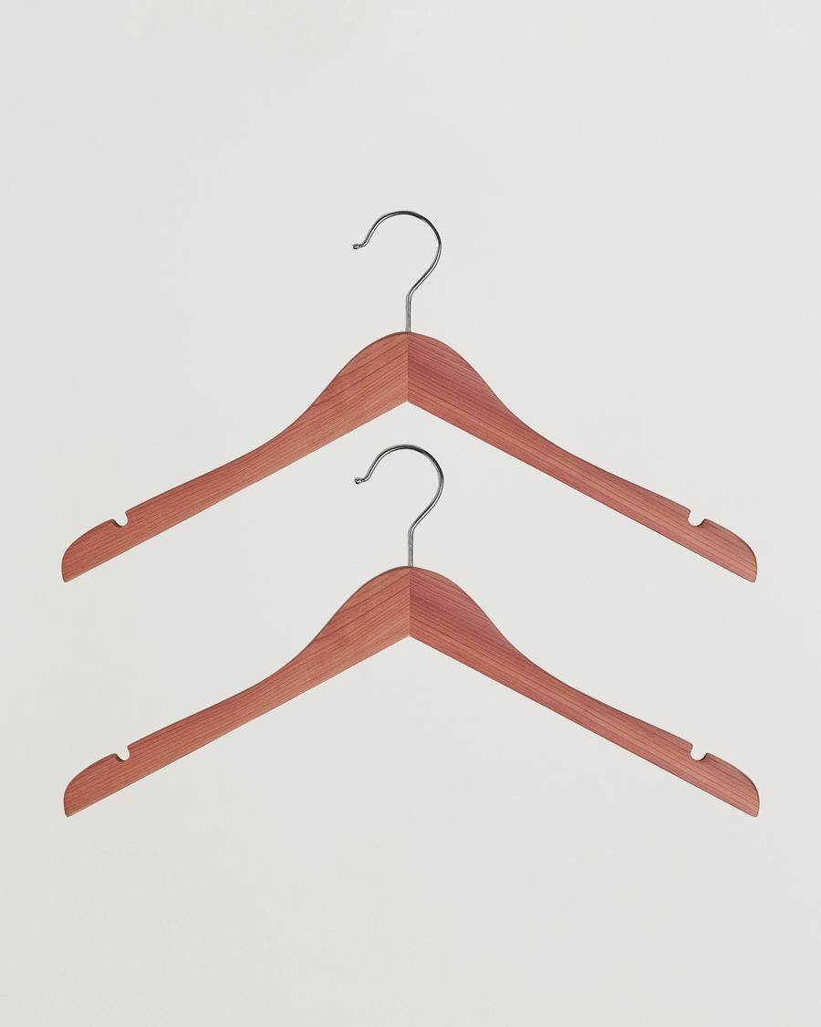 Herre | Eksklusivt Care of Carl | Care with Carl | 2-Pack Cedar Wood Shirt Hangers
