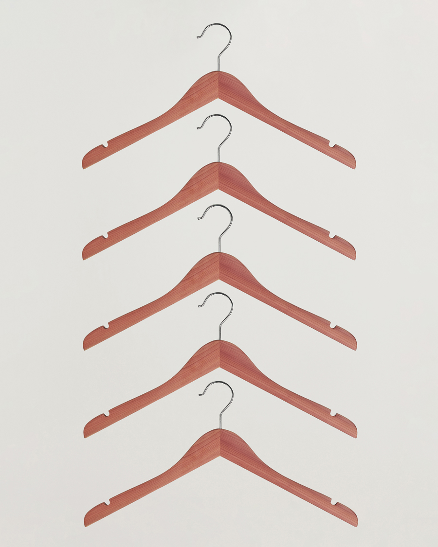 Herre | Pleie av plagg | Care with Carl | 5-Pack Cedar Wood Shirt Hangers