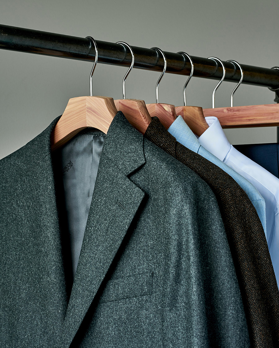 Herre | Pleie av plagg | Care with Carl | 5-Pack Cedar Wood Shirt Hangers