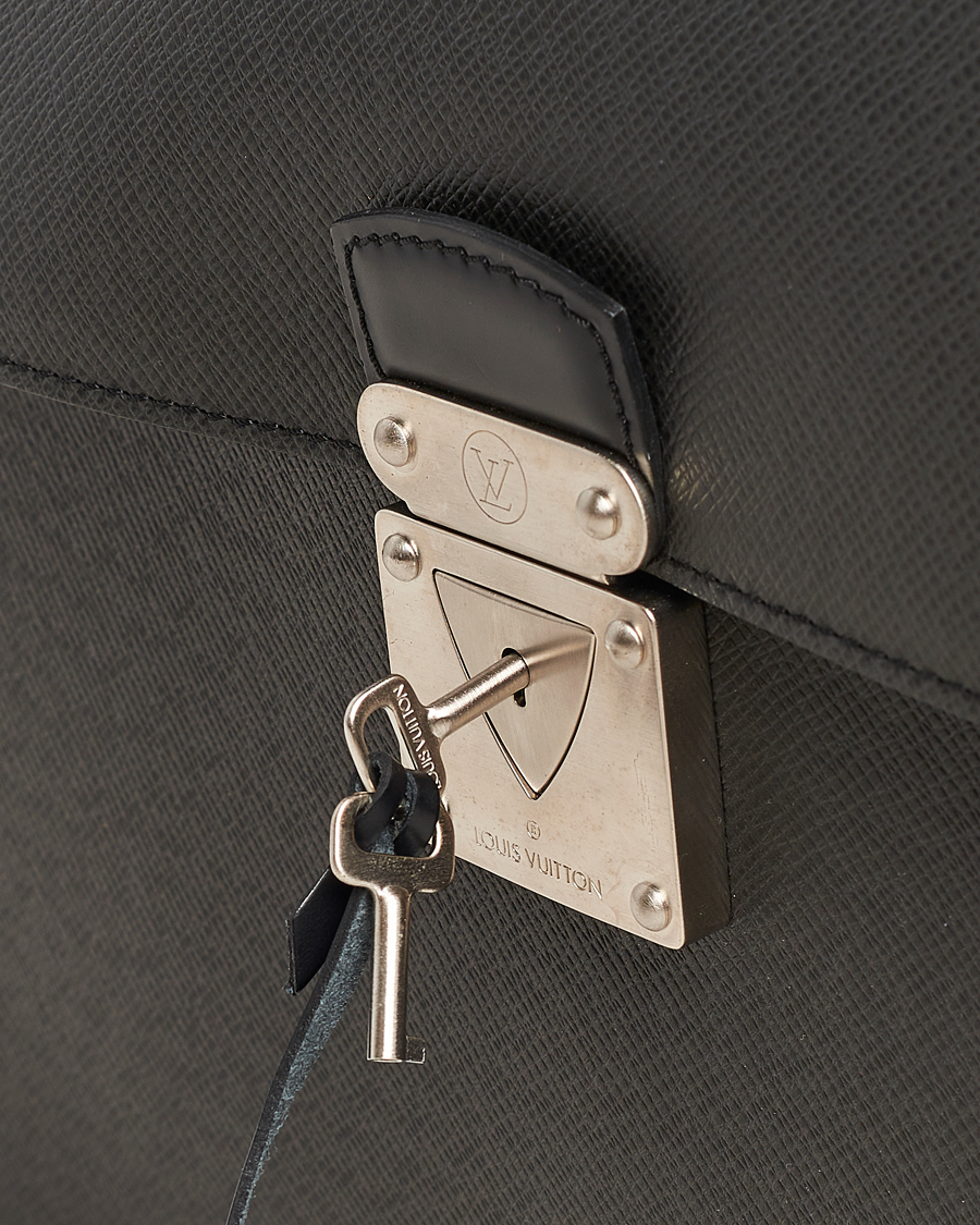 Herre | Louis Vuitton Pre-Owned Robusto Breifcase Black | Louis Vuitton Pre-Owned | Robusto Breifcase Black