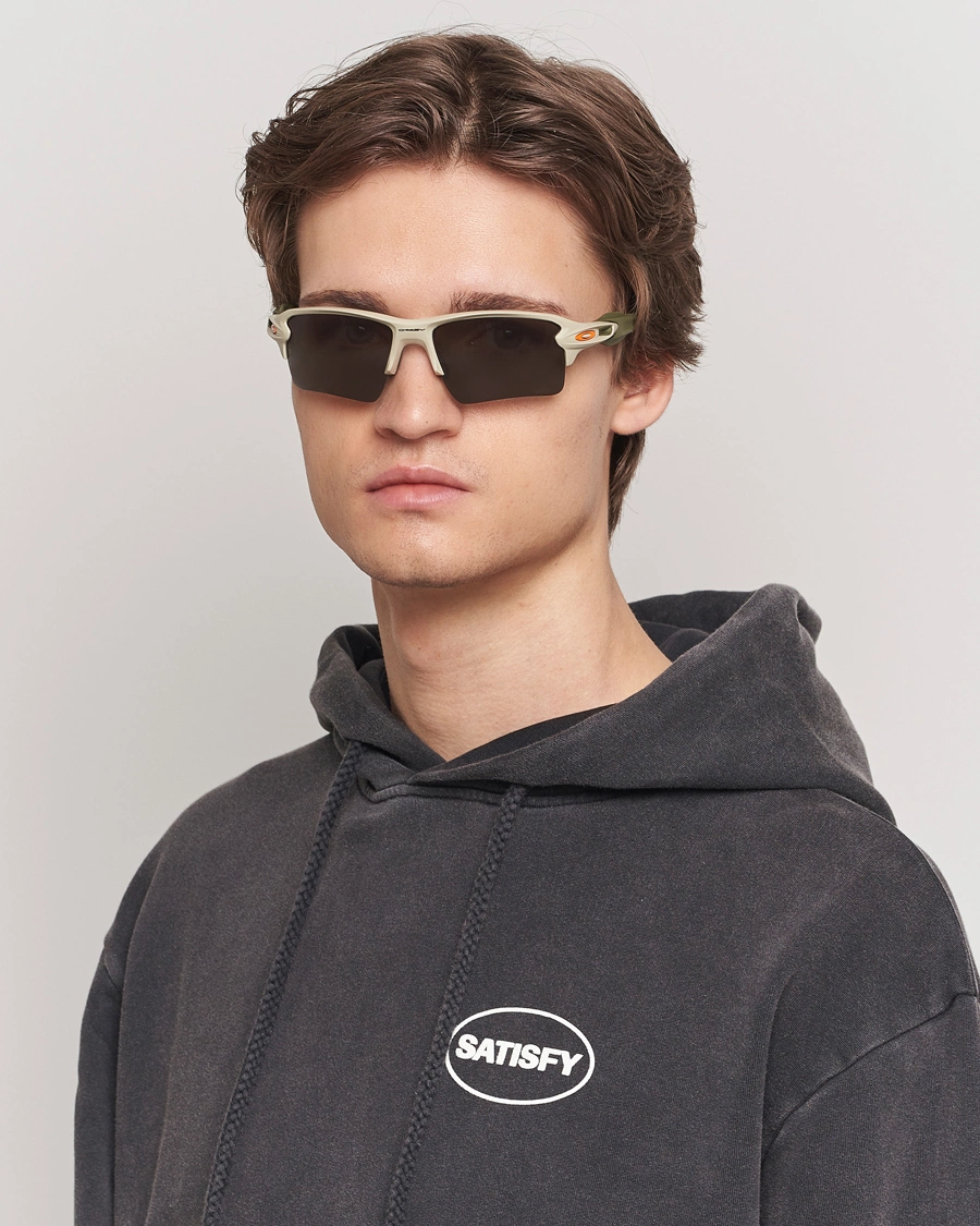 Men | Accessories | Oakley | Flak 2.0 XL Sunglasses Matte Sand