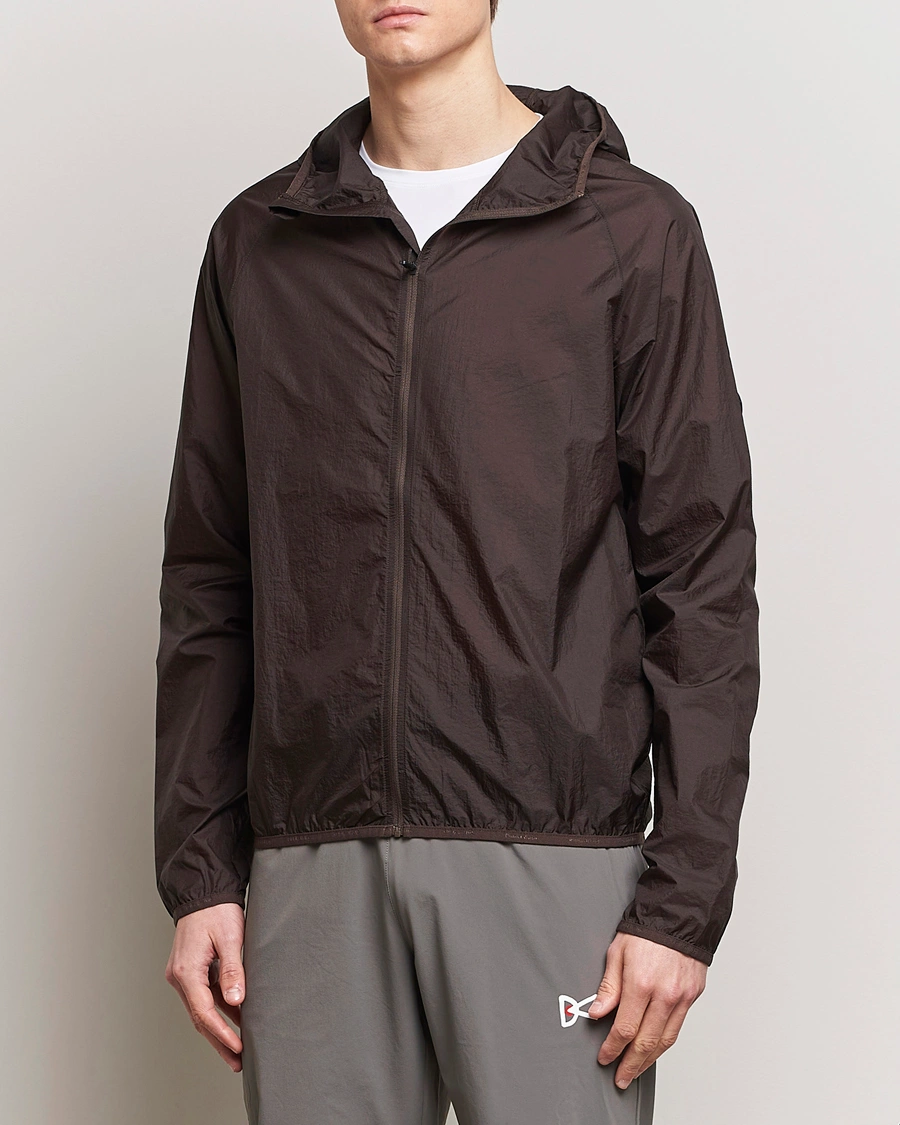 Herre | Active | District Vision | Ultralight Packable DWR Wind Jacket Cacao