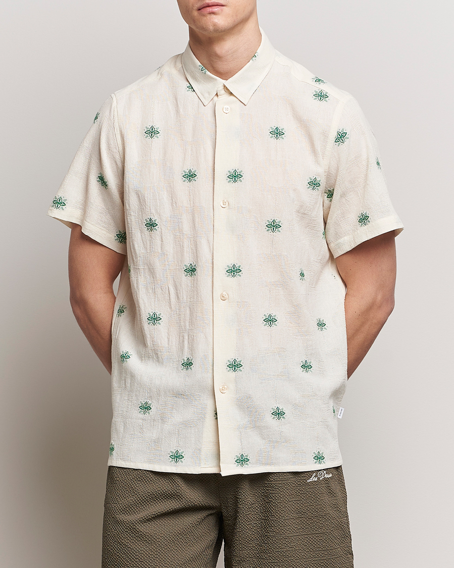 Herre | Nytt i butikken | LES DEUX | Ira Short Sleeve Embroidery Cotton Shirt Ivory