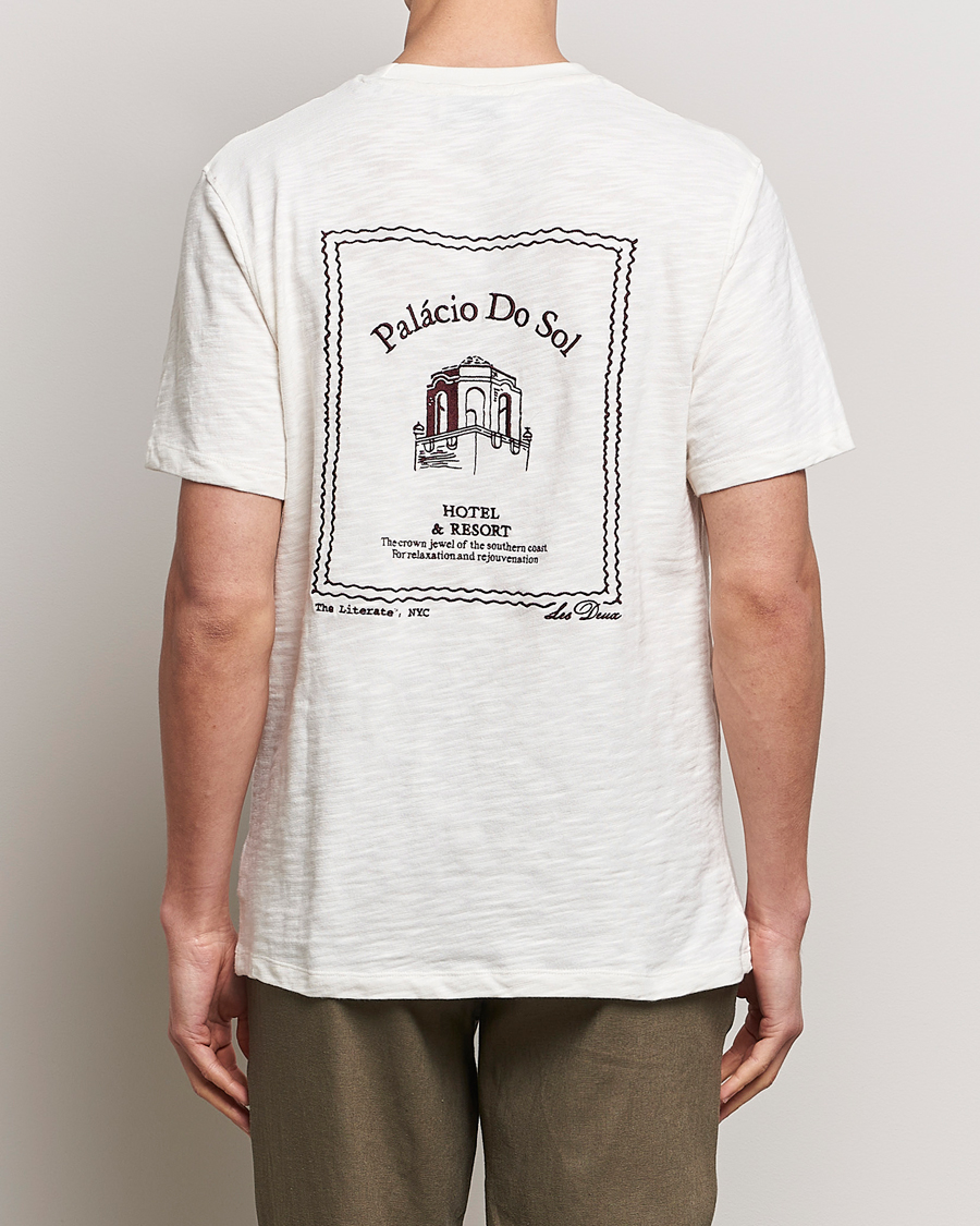 Herre | T-Shirts | LES DEUX | Hotel Embroidery T-Shirt Ivory