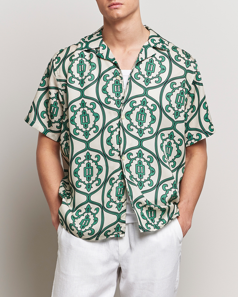 Herre |  | LES DEUX | Ornament Print Tencel Shirt Ivory/Green