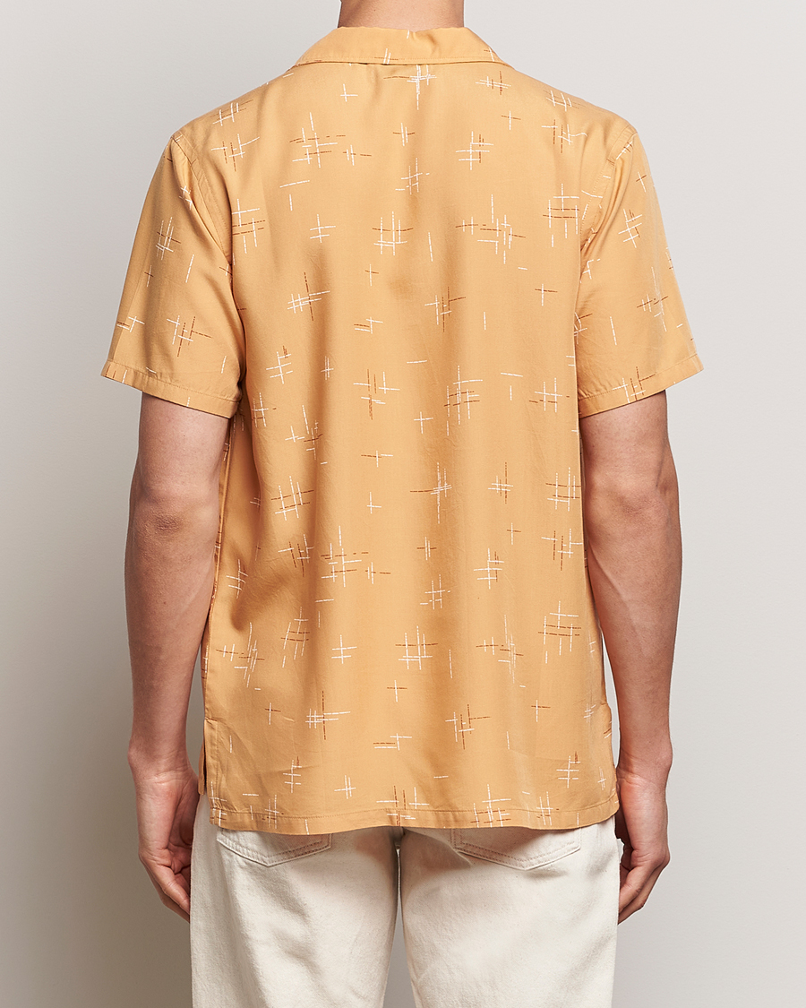 Herre | Skjorter | Nudie Jeans | Arvid 50s Hawaii Shirt Ochre