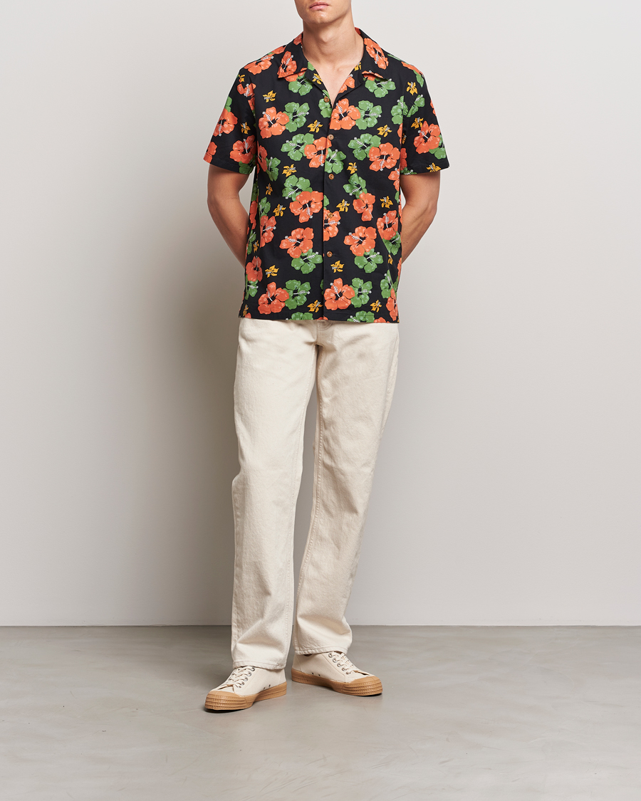 Herre | Skjorter | Nudie Jeans | Arvid Flower Hawaii Shirt Black