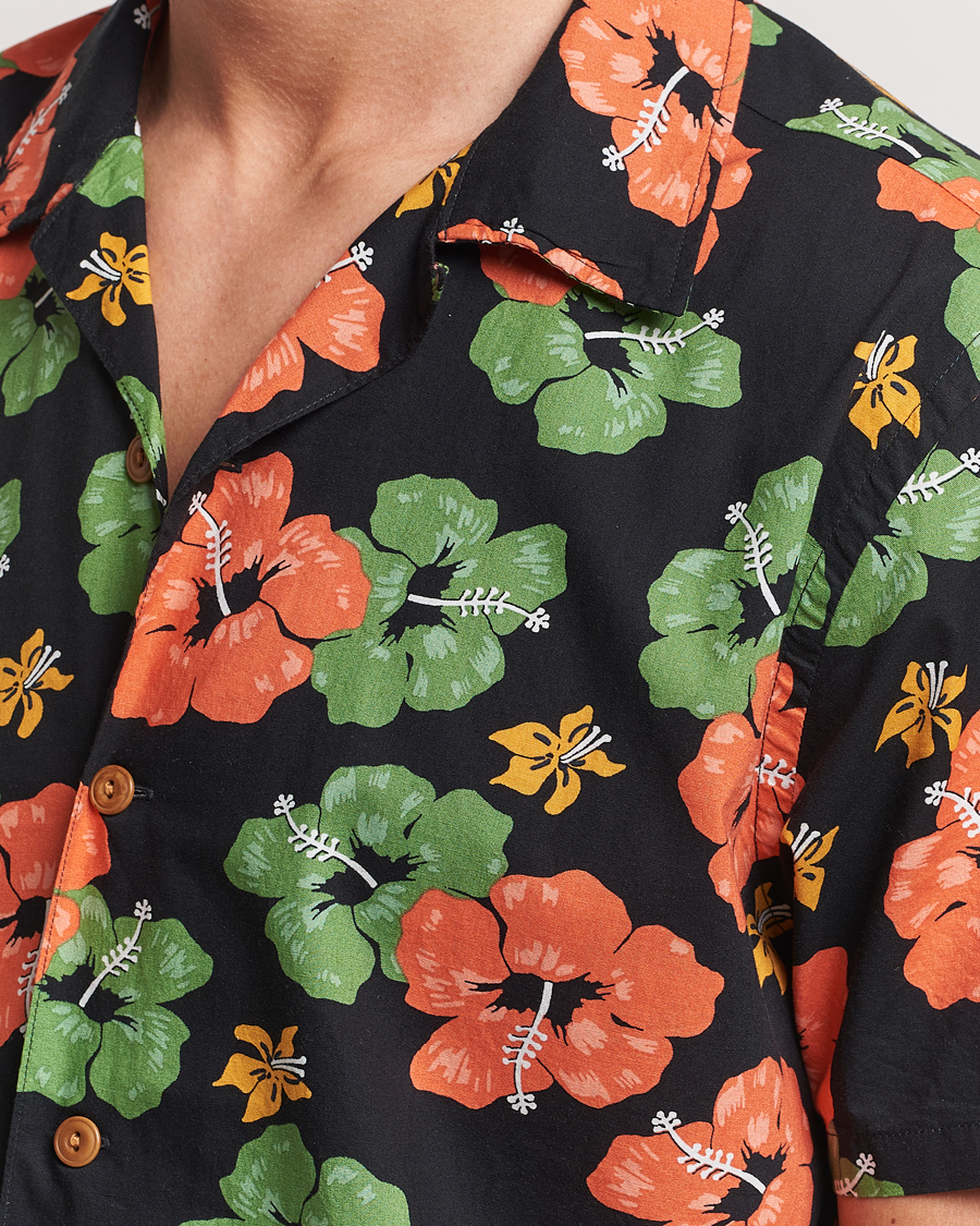 Herre | Skjorter | Nudie Jeans | Arvid Flower Hawaii Shirt Black