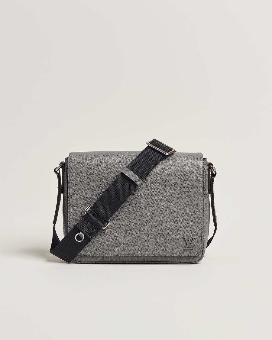 Herre | Pre-Owned & Vintage Bags | Louis Vuitton Pre-Owned | District PM Taiga Messenger Grey