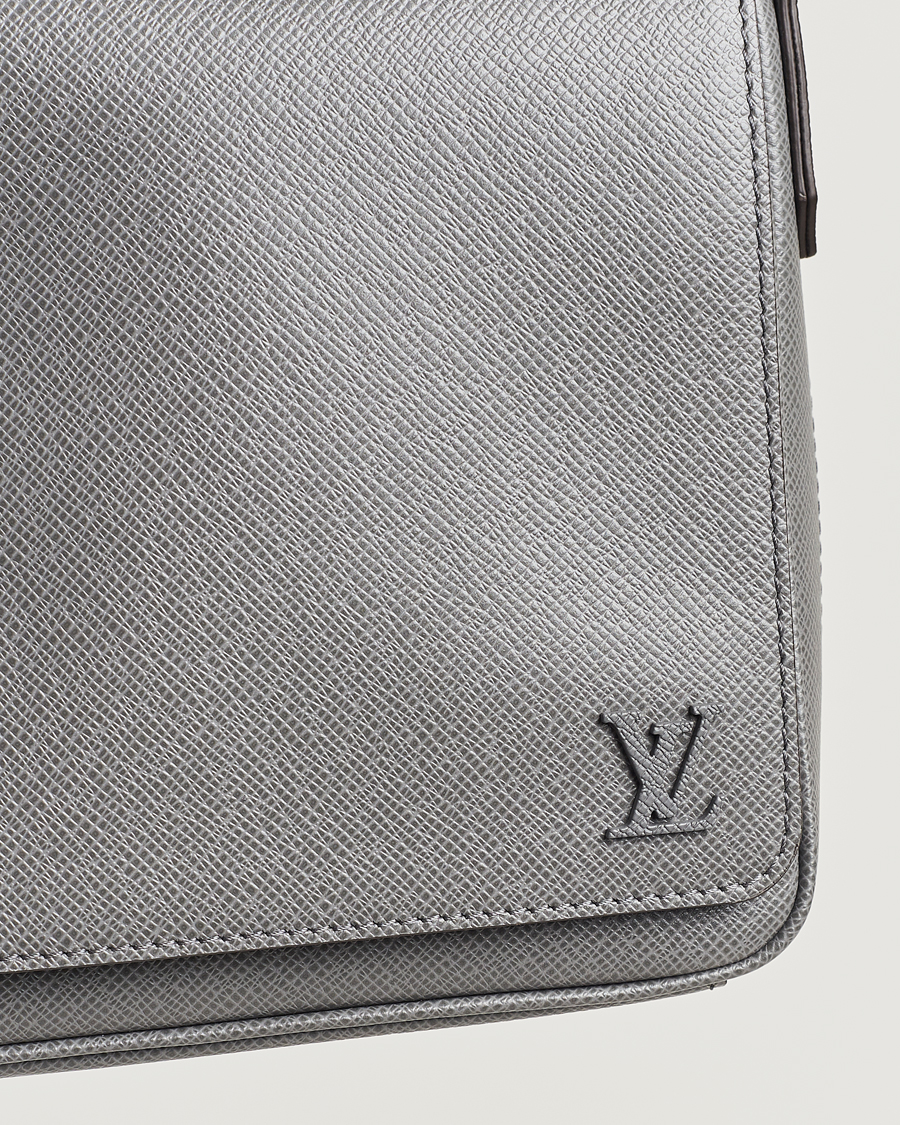 Herre | Pre-Owned & Vintage Bags | Louis Vuitton Pre-Owned | District PM Taiga Messenger Grey