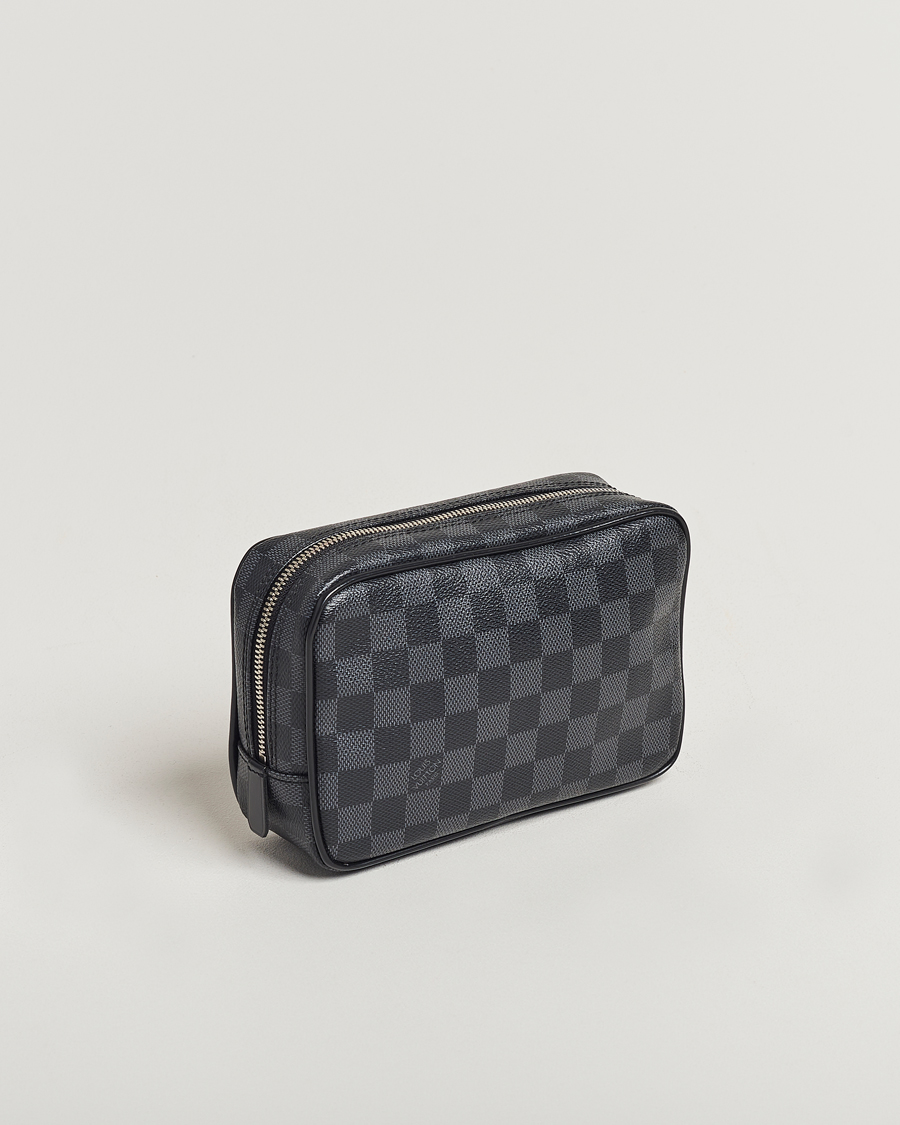 Herre | Nye produktbilder | Louis Vuitton Pre-Owned | Toilet Pouch PM Damier Graphite