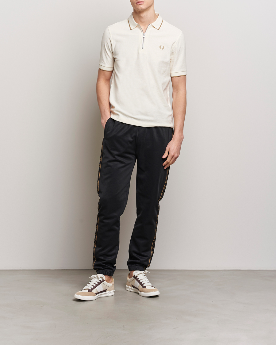 Herre | Pikéer | Fred Perry | Crépe Half Zip Polo Ecru