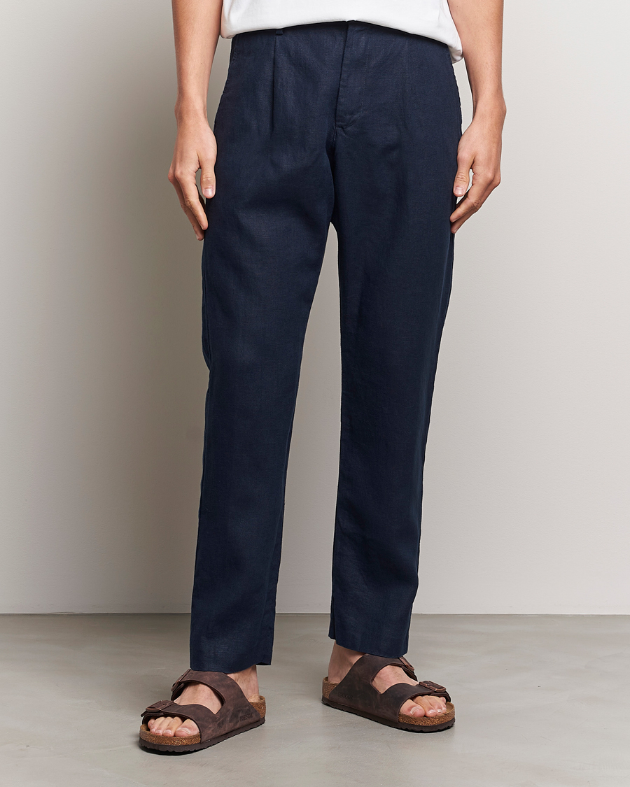 Herr | Nya produktbilder | NN07 | Bill Pleated Linen Trousers Navy Blue