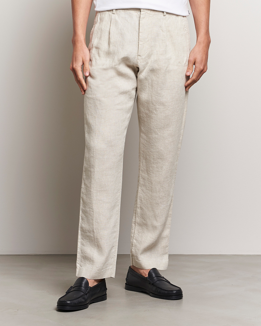 Herr | Nya produktbilder | NN07 | Bill Pleated Linen Trousers Oat