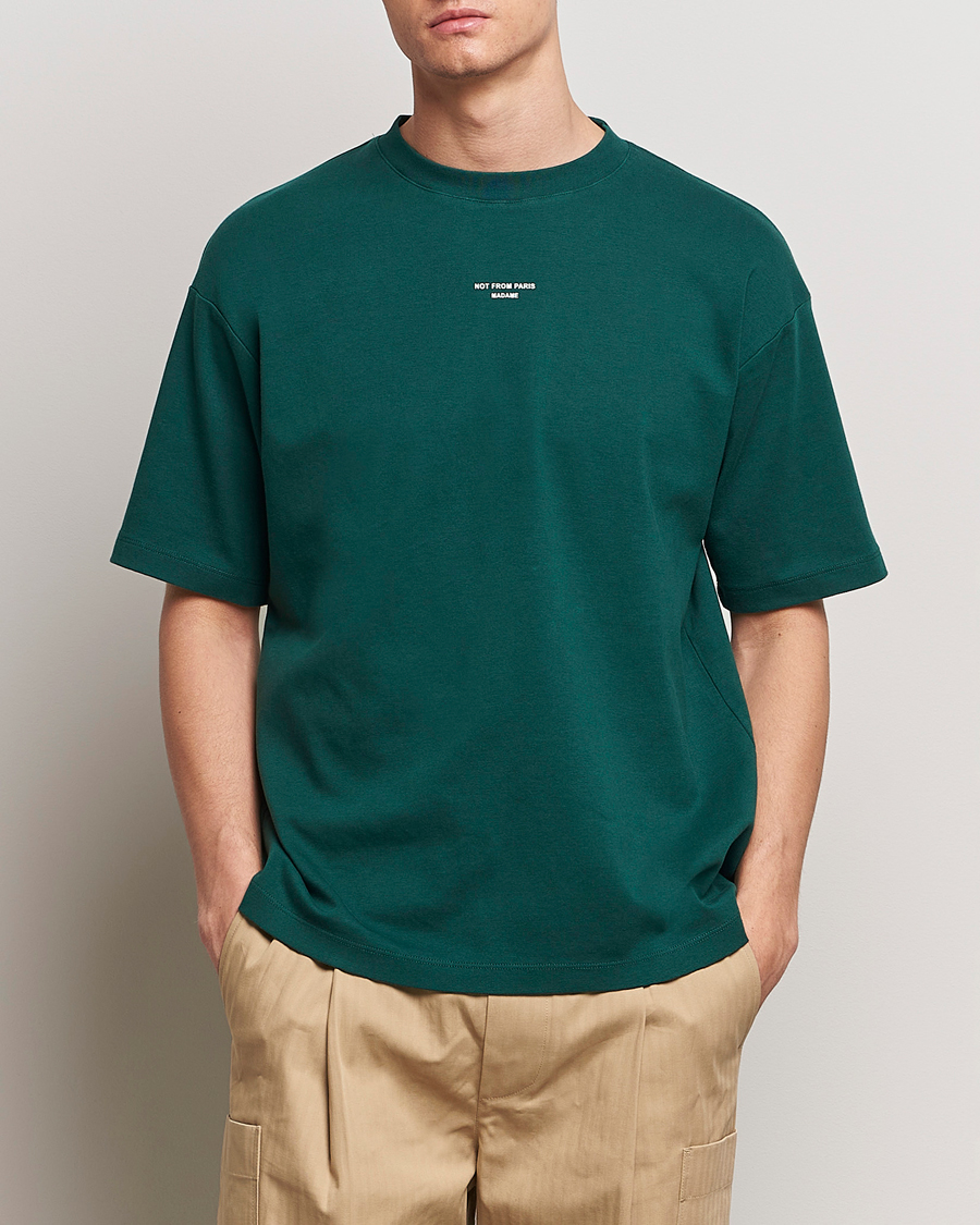 Herre | Nytt i butikken | Drôle de Monsieur | Classic Slogan T-Shirt Dark Green