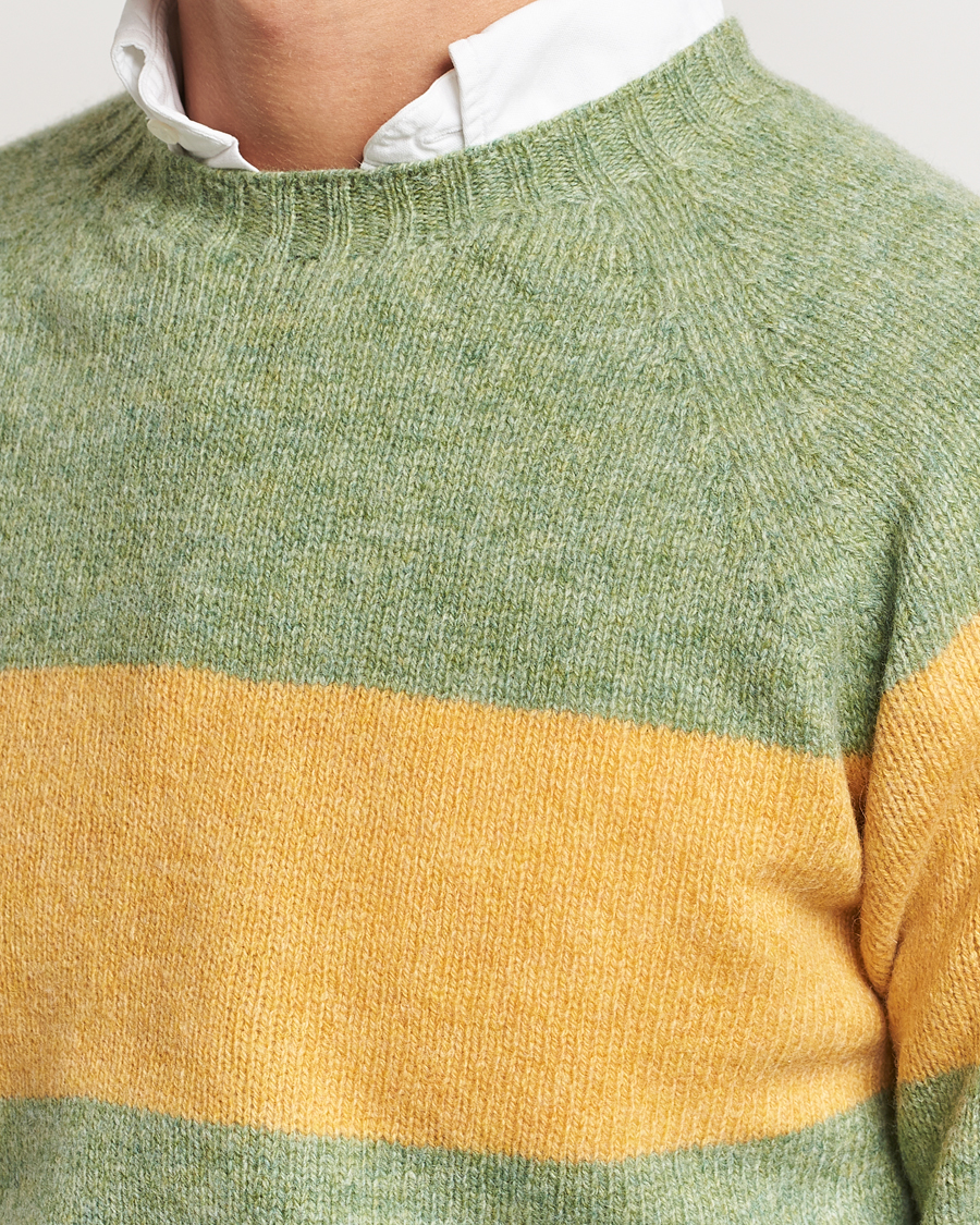 Herre | Gensere | Harley Of Scotland | Block Stripe Lambswool Crewneck Yellow/Green