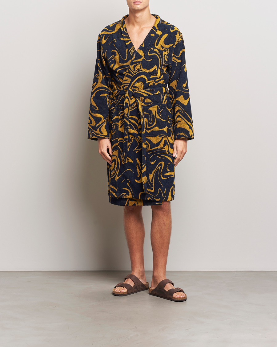 Herre | Pyjamaser og badekåper | OAS | Marble Robe Black/Yellow