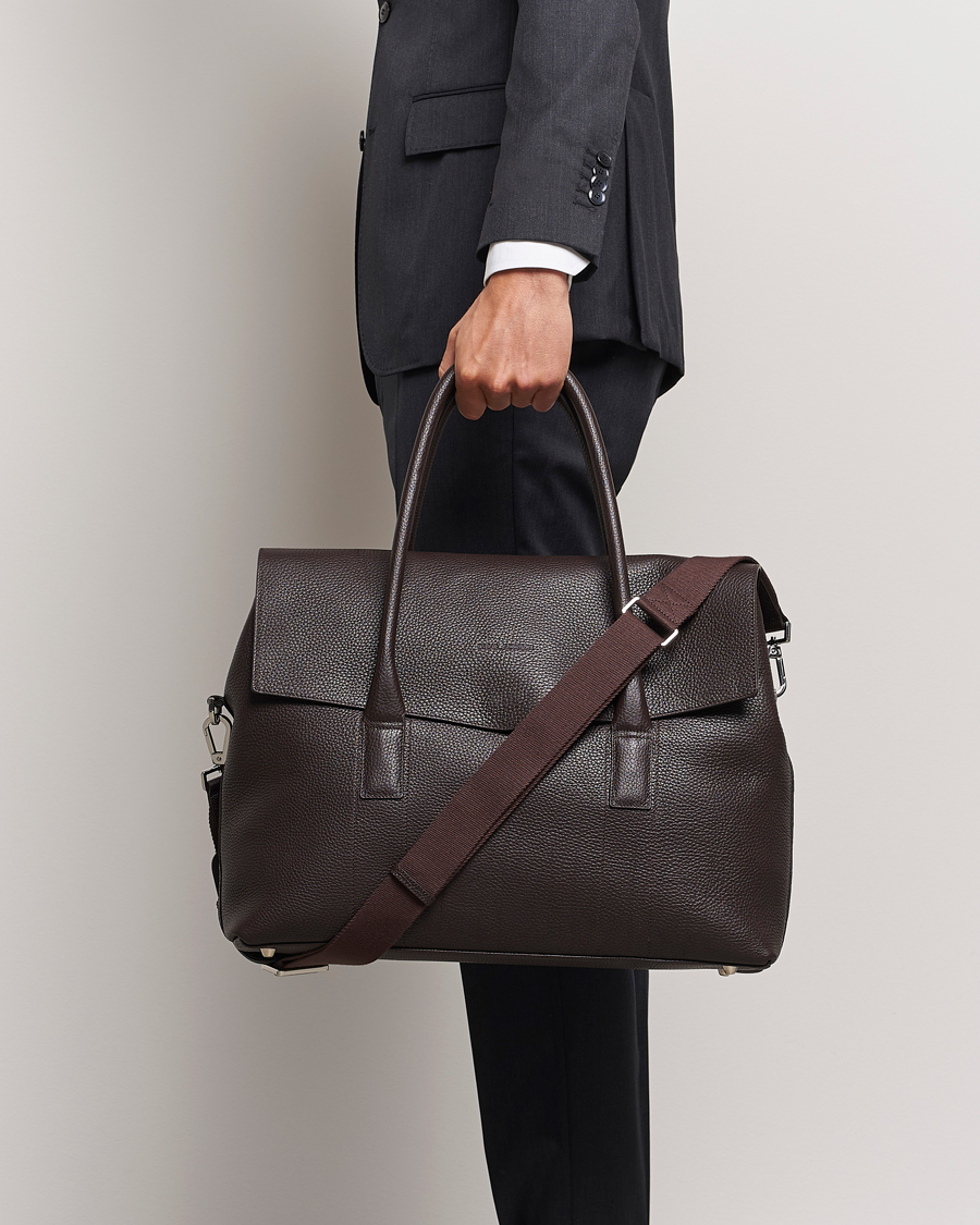 Herre | Assesoarer | Oscar Jacobson | Overnight Leather Bag Dark Mud Brown