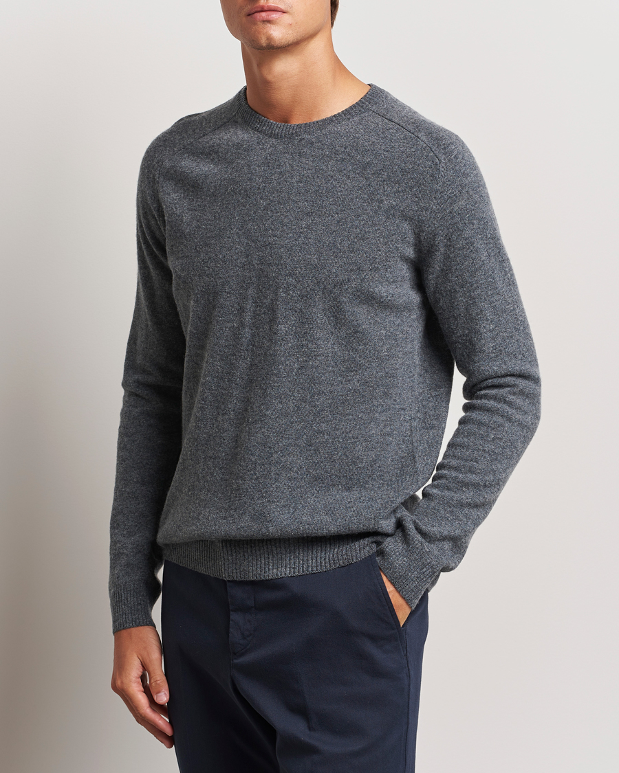 Herre | Gensere | KnowledgeCotton Apparel | Lambswool Roundneck Dark Grey