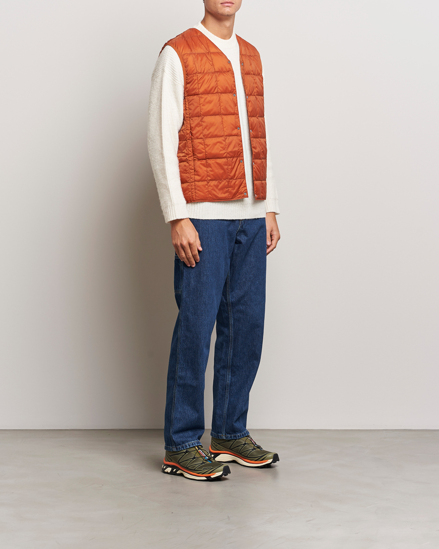 Herre | Jakker | TAION | V-Neck Lightweight Down Vest Brick Orange