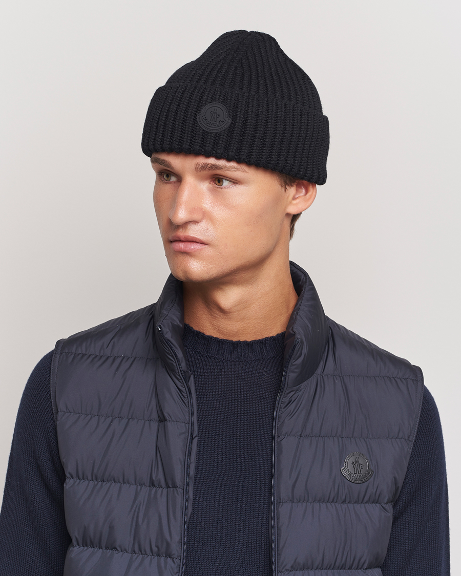 Herre | Moncler Tonal Logo Beanie Black | Moncler | Tonal Logo Beanie Black