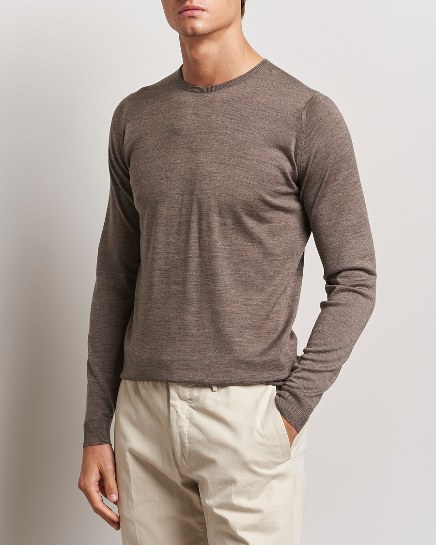 Herre |  | John Smedley | Lundy Extra Fine Merino Crew Neck Mushroom Brown