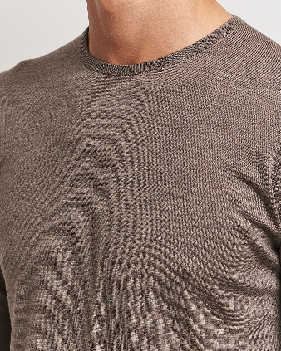 Herre | Gensere | John Smedley | Lundy Extra Fine Merino Crew Neck Mushroom Brown