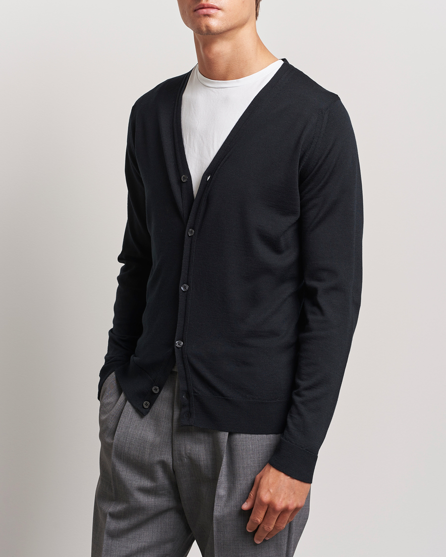 Herre | Gensere | John Smedley | Petworth Extra Fine Merino Cardigan Black