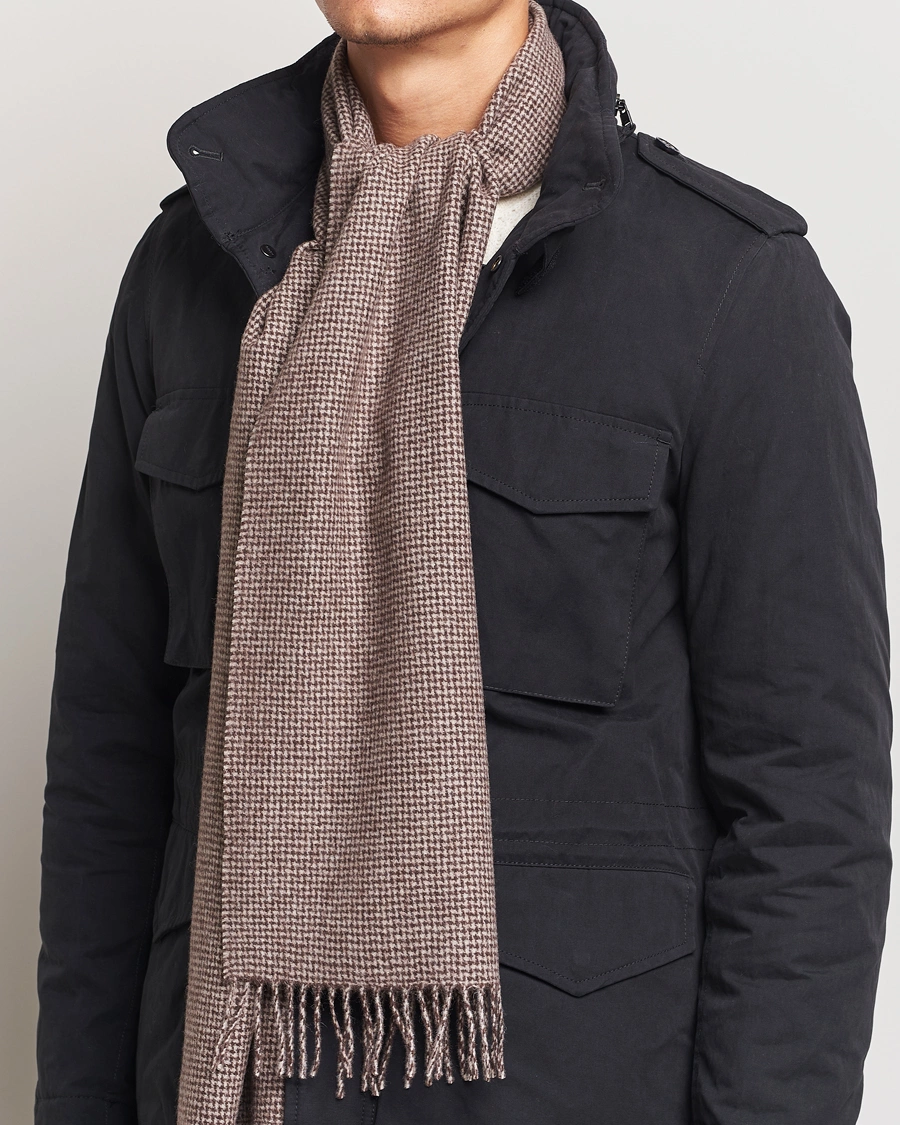 Herre | Amanda Christensen Merino Wool Dogtooth Scarf Beige Melange | Amanda Christensen | Merino Wool Dogtooth Scarf Beige Melange