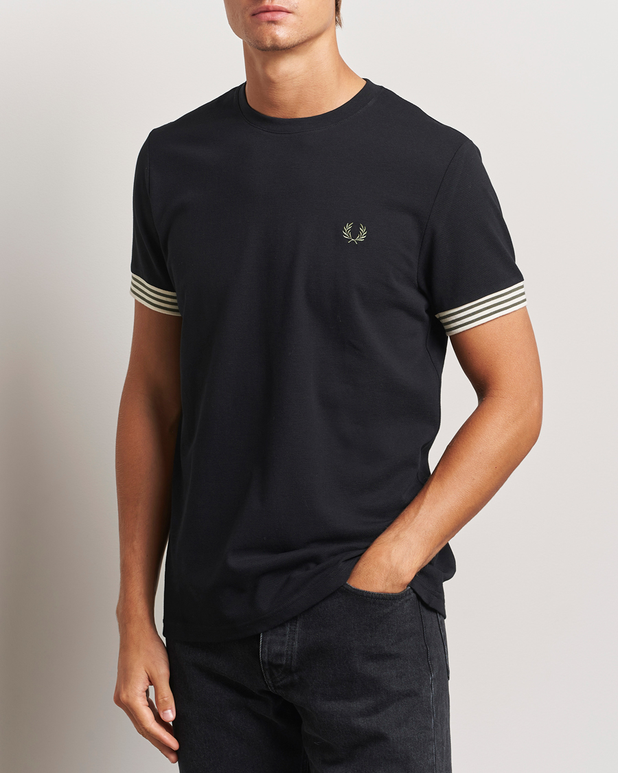 Herre | T-Shirts | Fred Perry | Striped Cuff Crew Neck T-Shirt Black