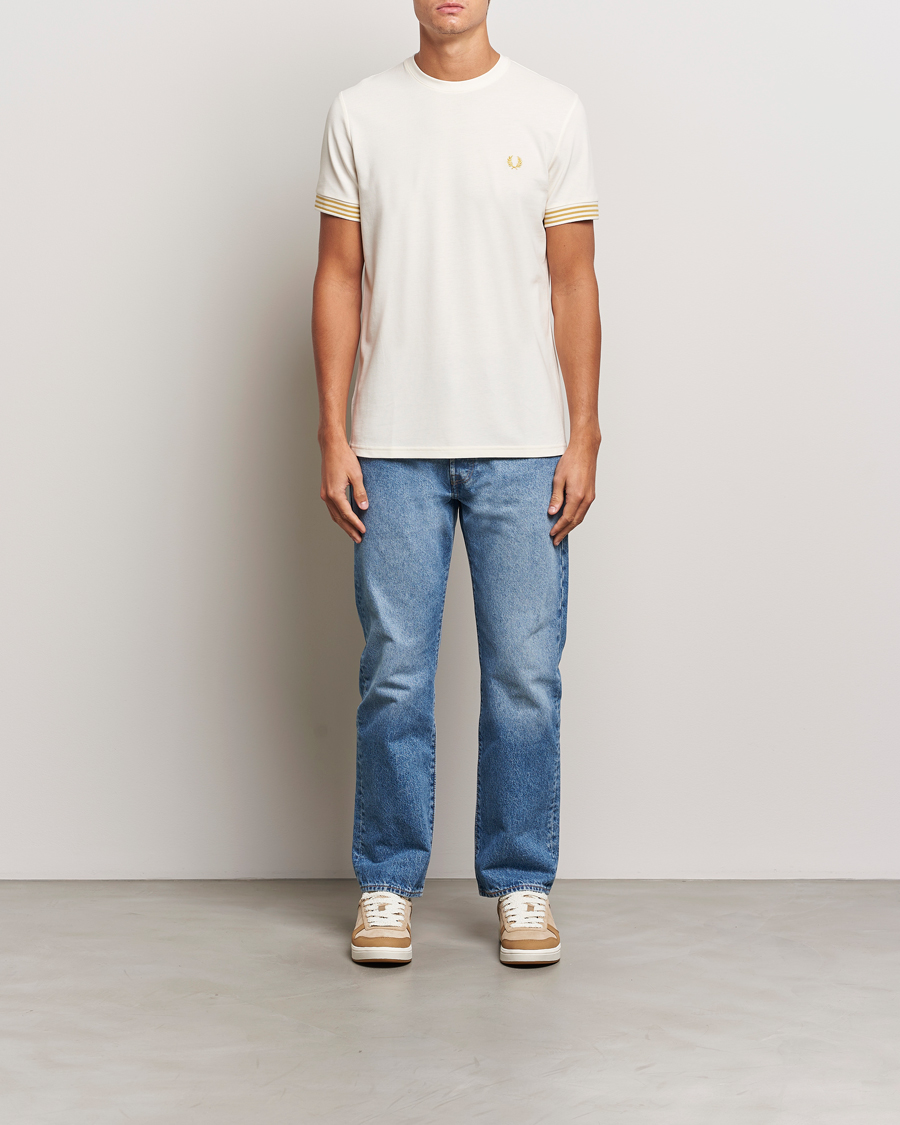 Herre | T-Shirts | Fred Perry | Striped Cuff Crew Neck T-Shirt Ecru