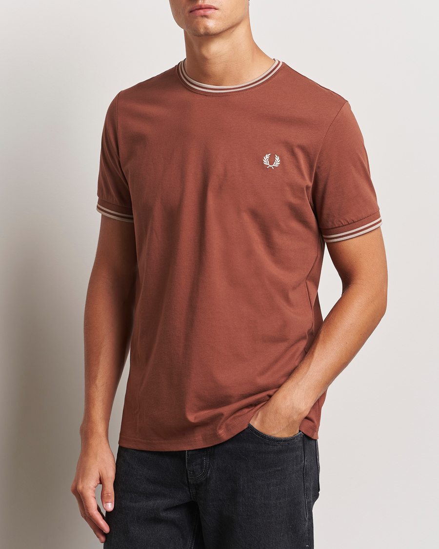 Herre | T-Shirts | Fred Perry | Twin Tipped T-Shirt Whiskey Brown