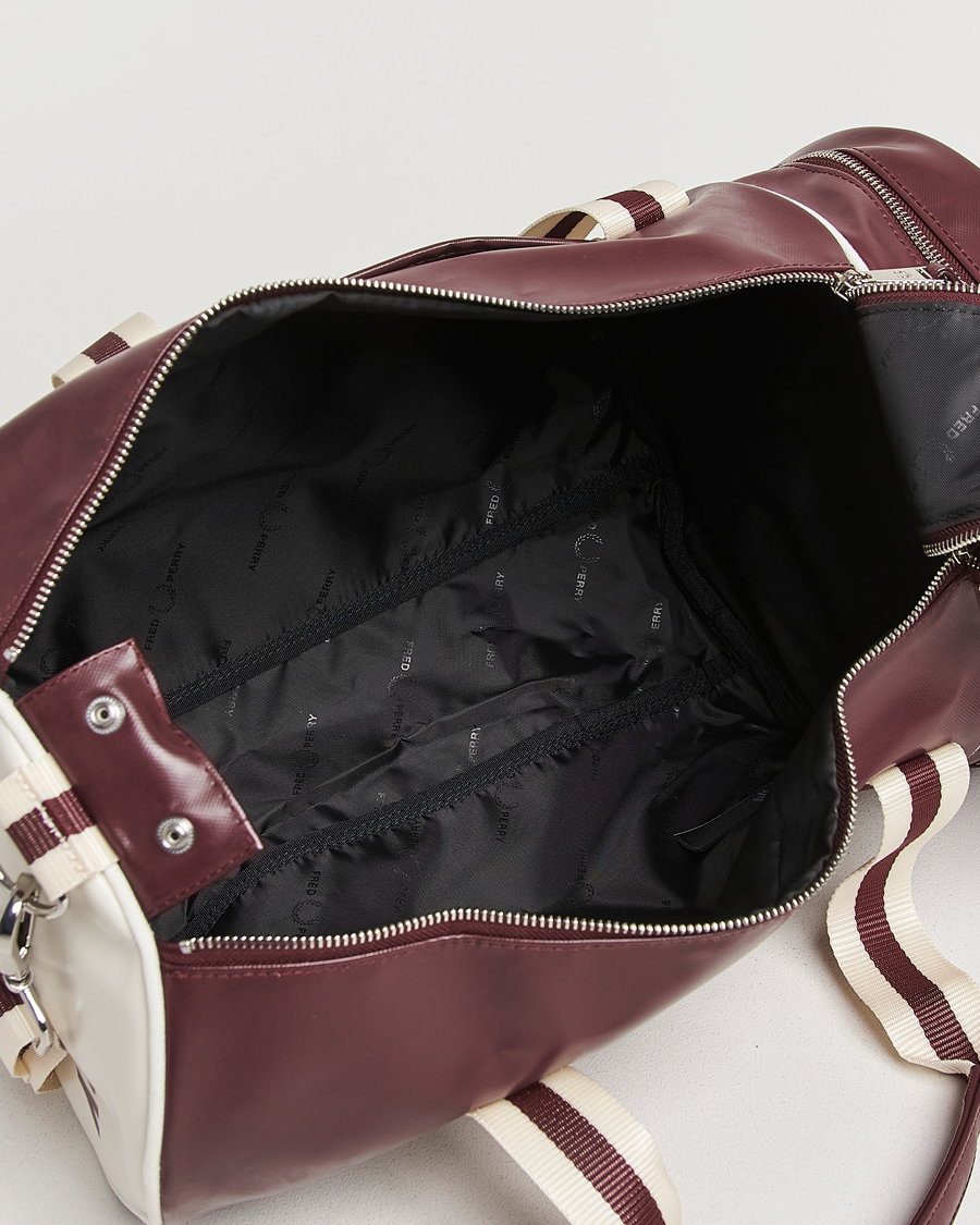 Herre | Fred Perry Classic Barrel Bag Oxblood/Ecru | Fred Perry | Classic Barrel Bag Oxblood/Ecru